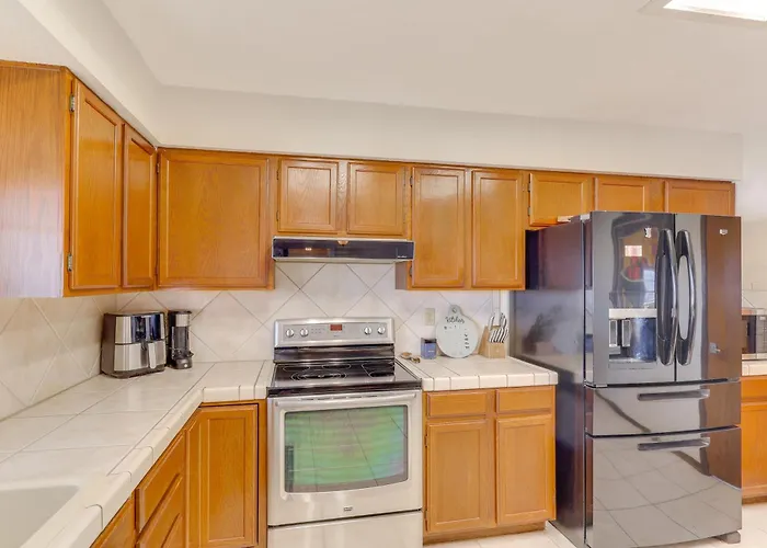 Havasu Snowbird Retreat W/ Hot Tub! Holiday home