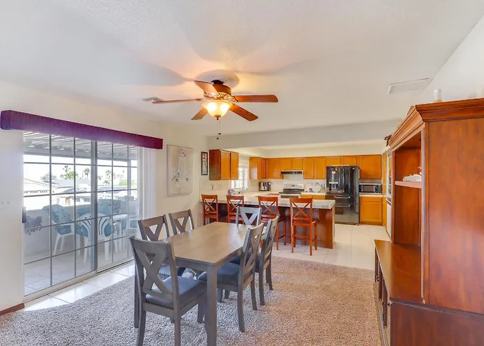 Havasu Snowbird Retreat W/ Hot Tub! Lake Havasu City