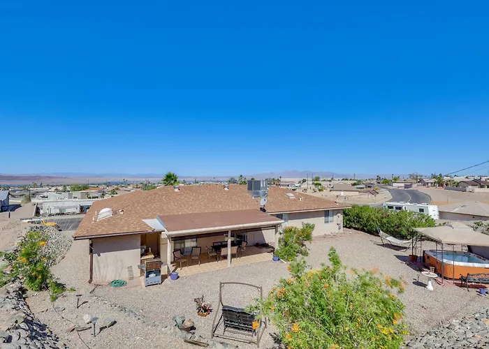 Havasu Snowbird Retreat W/ Hot Tub! Holiday home Lake Havasu City