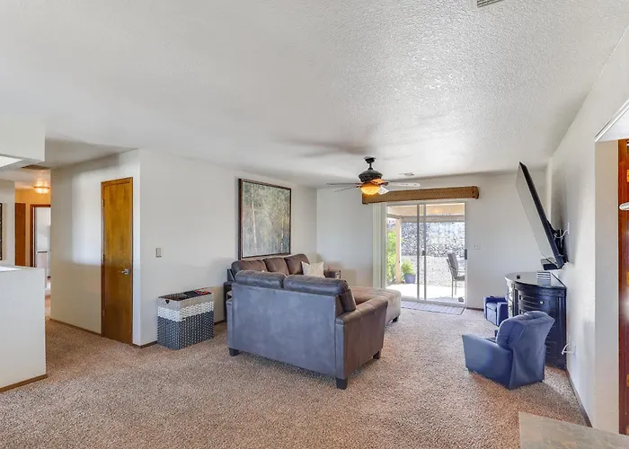 Havasu Snowbird Retreat W/ Hot Tub! Lake Havasu City
