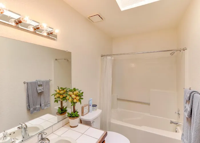 Holiday home Havasu Snowbird Retreat W/ Hot Tub! Lake Havasu City