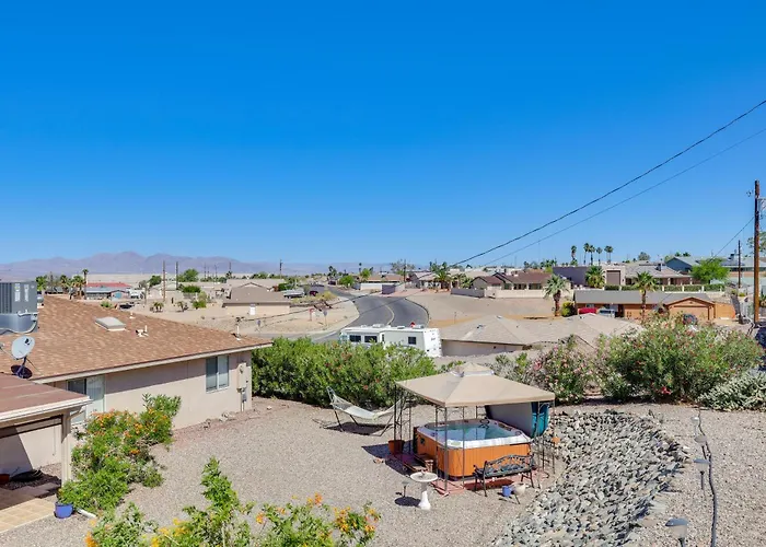 Havasu Snowbird Retreat W/ Hot Tub! Holiday home Lake Havasu City